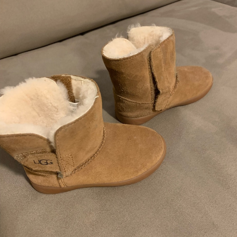UGG